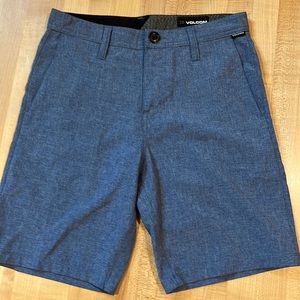 VOLCOM Boys Sz 28 waist. NWOT.